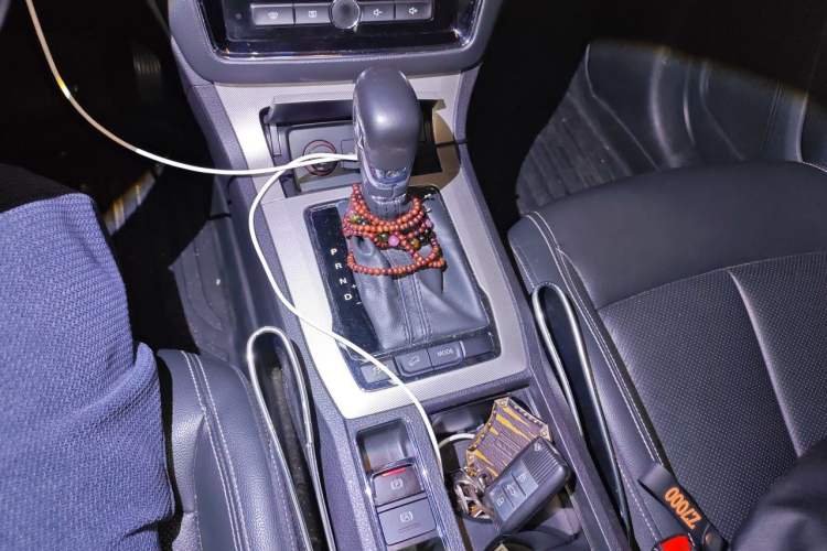 Used Roewe RX5 New Energy 2017 eRX5 50T Hybrid Connected Prestige Flagship Edition Gear Lever