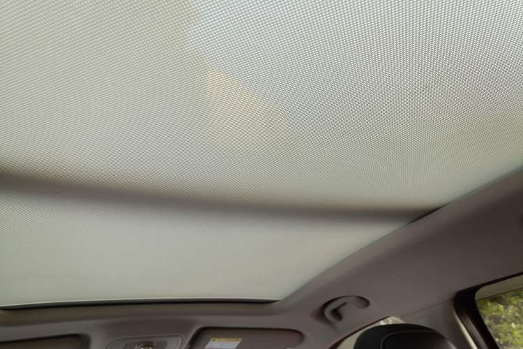 Used Roewe RX5 New Energy 2017 eRX5 50T Hybrid Connected Prestige Flagship Edition Headliner