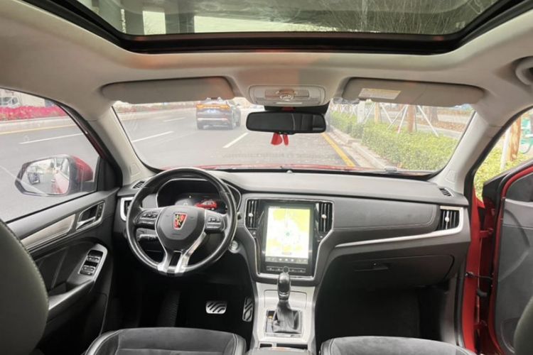 Used Roewe RX5 New Energy 2017 eRX5 50T Hybrid Connected Prestige Flagship Edition Interior 1