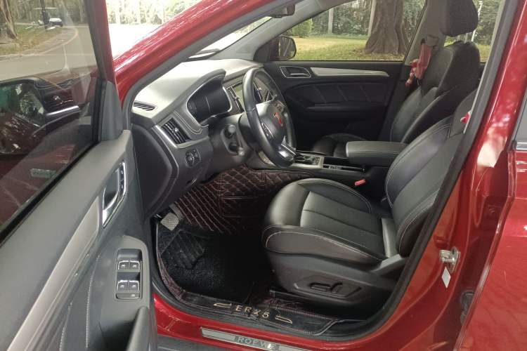Used Roewe RX5 New Energy 2017 eRX5 50T Hybrid Connected Prestige Flagship Edition Interior 2