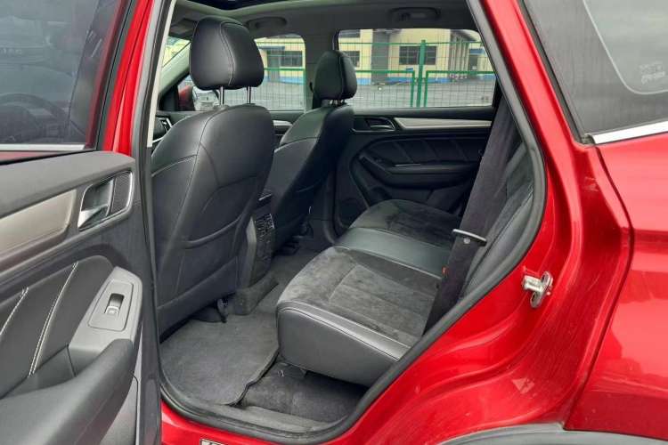 Used Roewe RX5 New Energy 2017 eRX5 50T Hybrid Connected Prestige Flagship Edition Interior 3