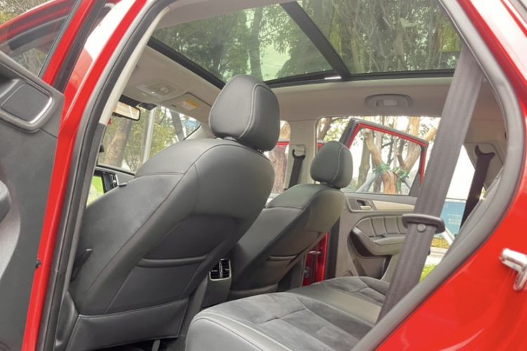 Used Roewe RX5 New Energy 2017 eRX5 50T Hybrid Connected Prestige Flagship Edition Interior 3