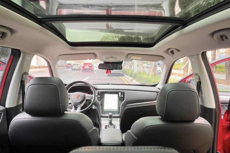 Used Roewe RX5 New Energy 2017 eRX5 50T Hybrid Connected Prestige Flagship Edition Interior 4