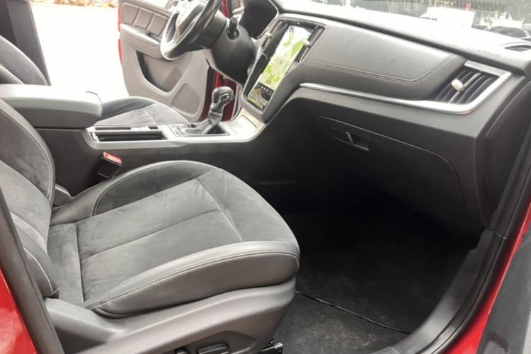 Used Roewe RX5 New Energy 2017 eRX5 50T Hybrid Connected Prestige Flagship Edition Interior 5