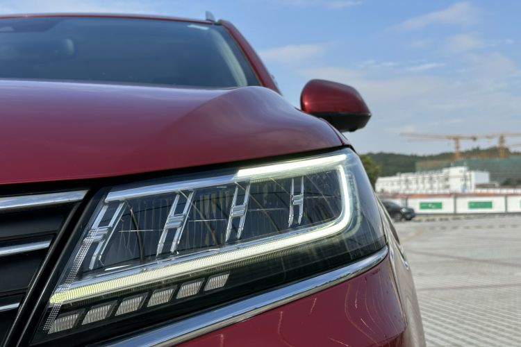 Used Roewe RX5 New Energy 2017 eRX5 50T Hybrid Connected Prestige Flagship Edition Left Front Headlight