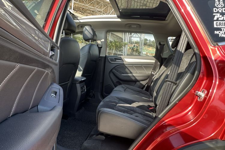 Used Roewe RX5 New Energy 2017 eRX5 50T Hybrid Connected Prestige Flagship Edition Left Rear Seat