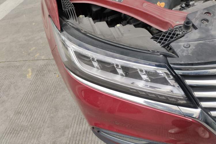 Used Roewe RX5 New Energy 2017 eRX5 50T Hybrid Connected Prestige Flagship Edition Right Front Headlight