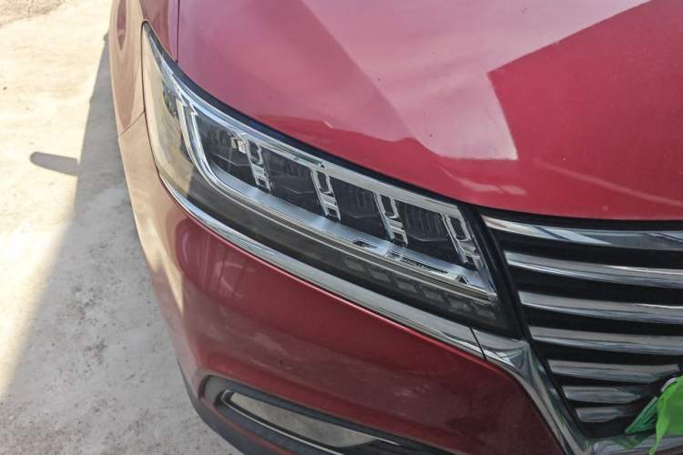 Used Roewe RX5 New Energy 2017 eRX5 50T Hybrid Connected Prestige Flagship Edition Right Front Headlight