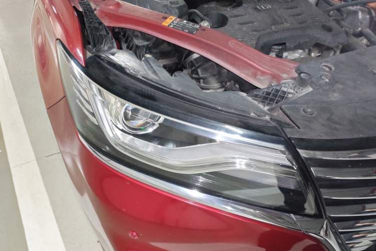 Used Roewe RX5 New Energy 2017 eRX5 50T Hybrid Connected Prestige Flagship Edition Right Front Headlight