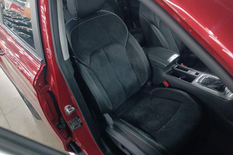 Used Roewe RX5 New Energy 2017 eRX5 50T Hybrid Connected Prestige Flagship Edition Right Front Seat