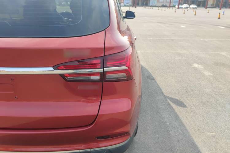 Used Roewe RX5 New Energy 2017 eRX5 50T Hybrid Connected Prestige Flagship Edition Right Rear Taillight