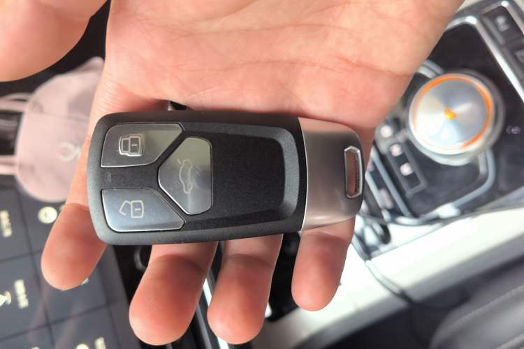 Used Roewe RX5 New Energy 2017 ERX5 EV400 Electric Internet Supreme Edition Vehicle Key