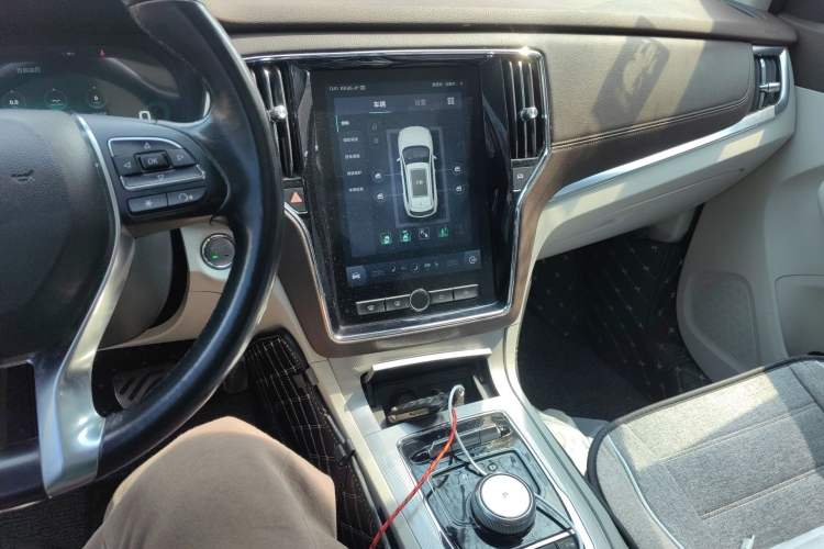 Used Roewe RX5 New Energy 2017 ERX5 EV400 Electric Internet Supreme Edition Audio And AC Panel