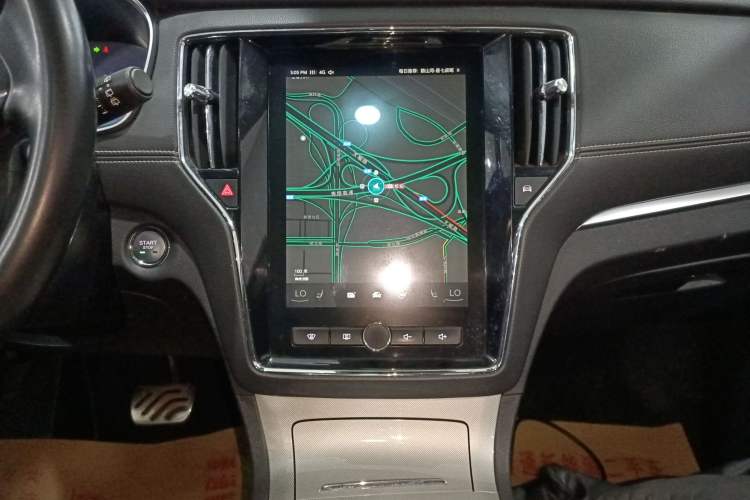 Used Roewe RX5 New Energy 2017 ERX5 EV400 Electric Internet Supreme Edition Audio And AC Panel