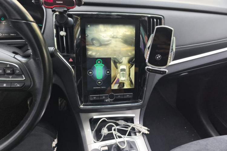 Used Roewe RX5 New Energy 2017 eRX5 50T Hybrid Connected Prestige Flagship Edition Audio And AC Panel