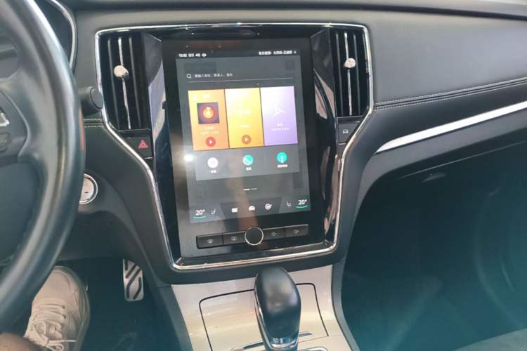 Used Roewe RX5 New Energy 2017 eRX5 50T Hybrid Connected Prestige Flagship Edition Audio And AC Panel