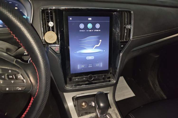 Used Roewe RX5 New Energy 2017 eRX5 50T Hybrid Connected Prestige Flagship Edition Audio And AC Panel