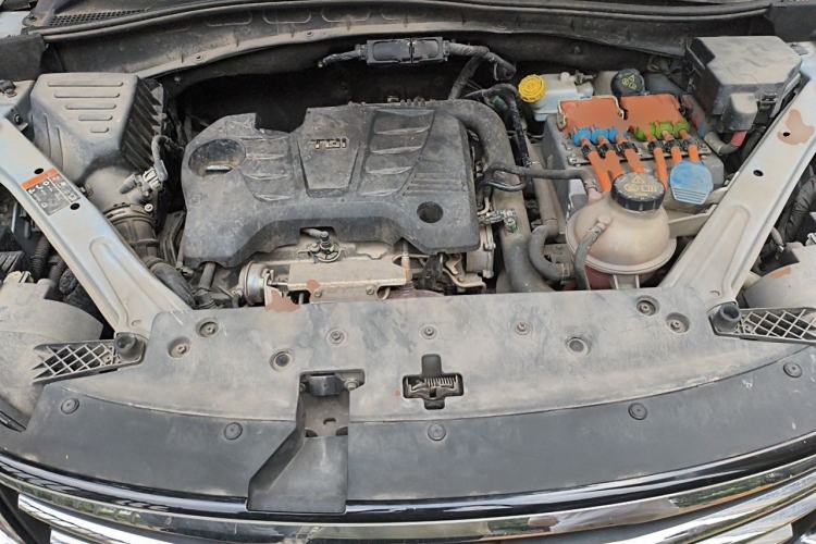 Used Roewe RX5 New Energy 2017 eRX5 50T Hybrid Connected Prestige Flagship Edition Engine Bay
