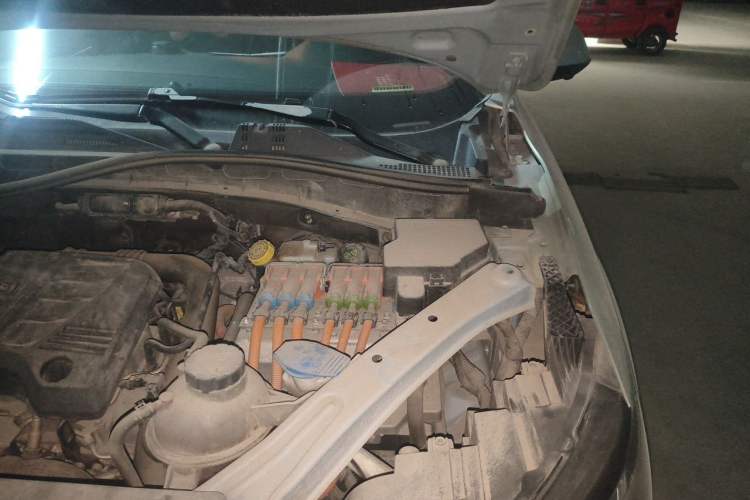 Used Roewe RX5 New Energy 2017 eRX5 50T Hybrid Connected Prestige Flagship Edition Engine Bay Left