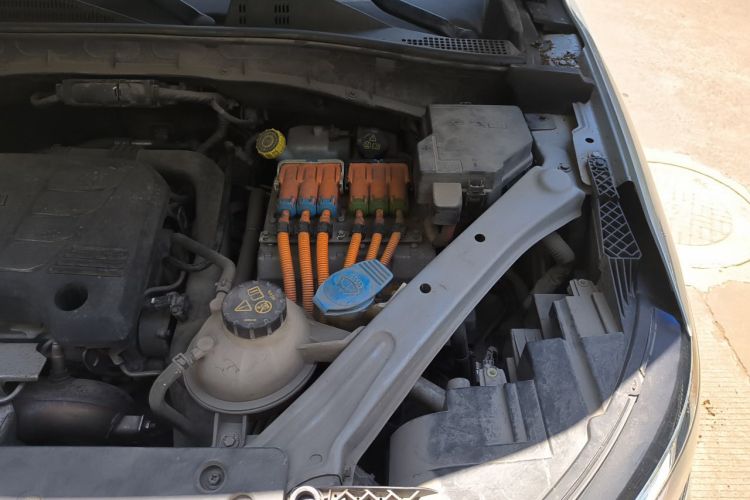Used Roewe RX5 New Energy 2017 eRX5 50T Hybrid Connected Prestige Flagship Edition Engine Bay Left