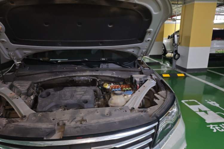 Used Roewe RX5 New Energy 2017 eRX5 50T Hybrid Connected Prestige Flagship Edition Engine Bay Left