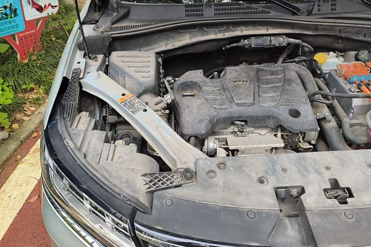 Used Roewe RX5 New Energy 2017 eRX5 50T Hybrid Connected Prestige Flagship Edition Engine Bay Right