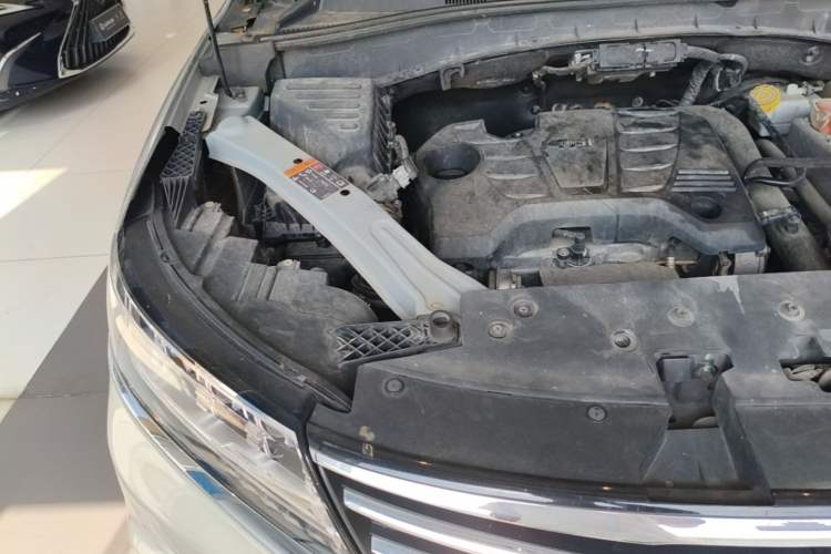 Used Roewe RX5 New Energy 2017 eRX5 50T Hybrid Connected Prestige Flagship Edition Engine Bay Right