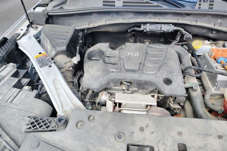 Used Roewe RX5 New Energy 2017 eRX5 50T Hybrid Connected Prestige Flagship Edition Engine Bay Right