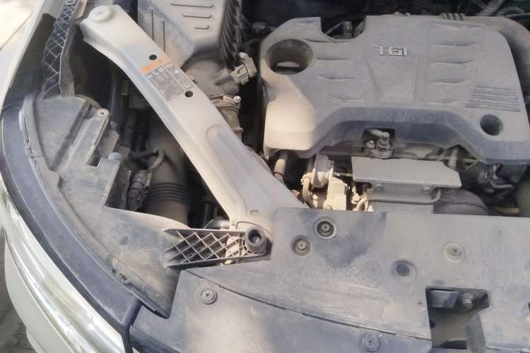 Used Roewe RX5 New Energy 2017 eRX5 50T Hybrid Connected Prestige Flagship Edition Engine Bay Right