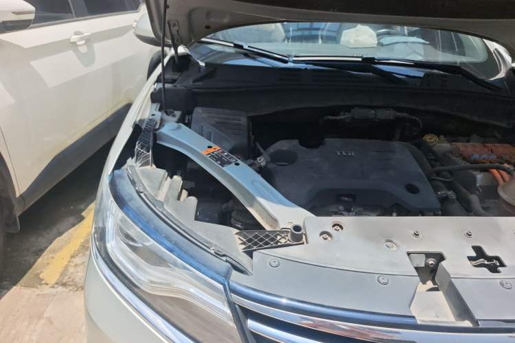 Used Roewe RX5 New Energy 2017 eRX5 50T Hybrid Connected Prestige Flagship Edition Engine Bay Right