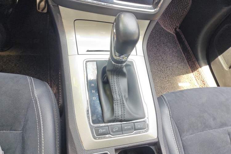 Used Roewe RX5 New Energy 2017 eRX5 50T Hybrid Connected Prestige Flagship Edition Gear Lever
