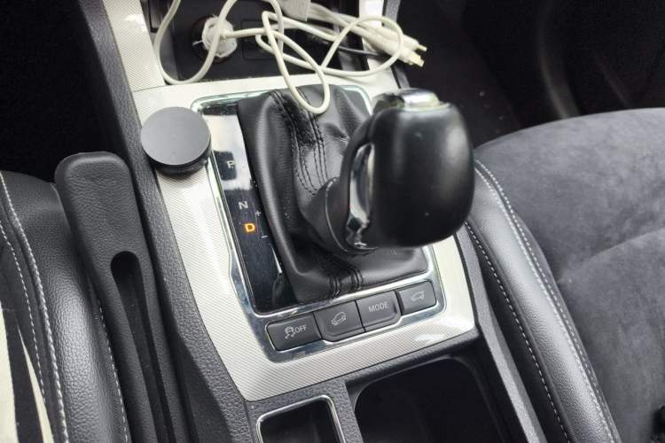 Used Roewe RX5 New Energy 2017 eRX5 50T Hybrid Connected Prestige Flagship Edition Gear Lever
