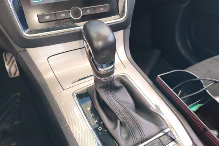 Used Roewe RX5 New Energy 2017 eRX5 50T Hybrid Connected Prestige Flagship Edition Gear Lever