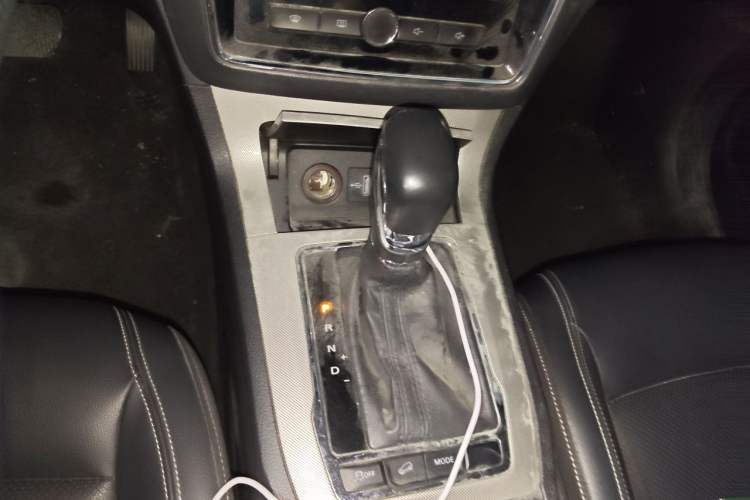 Used Roewe RX5 New Energy 2017 eRX5 50T Hybrid Connected Prestige Flagship Edition Gear Lever