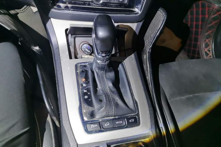Used Roewe RX5 New Energy 2017 eRX5 50T Hybrid Connected Prestige Flagship Edition Gear Lever