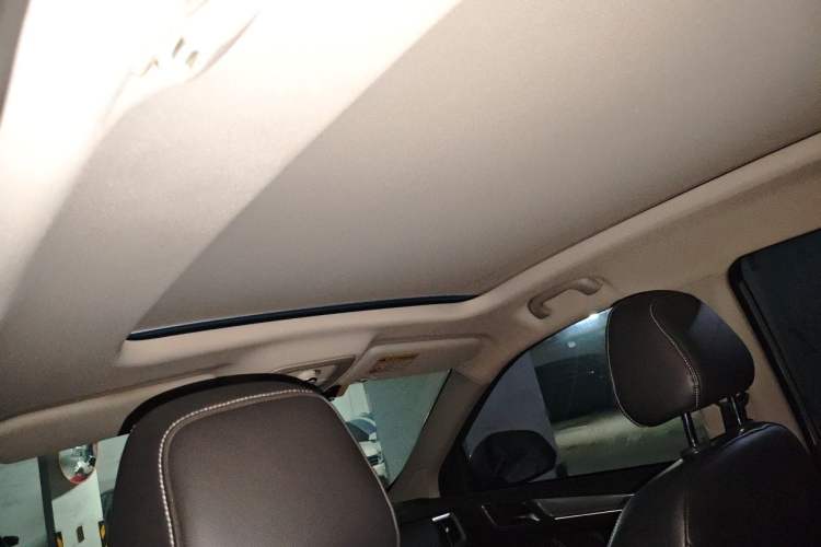 Used Roewe RX5 New Energy 2017 eRX5 50T Hybrid Connected Prestige Flagship Edition Headliner
