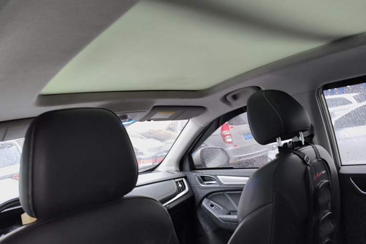 Used Roewe RX5 New Energy 2017 eRX5 50T Hybrid Connected Prestige Flagship Edition Headliner