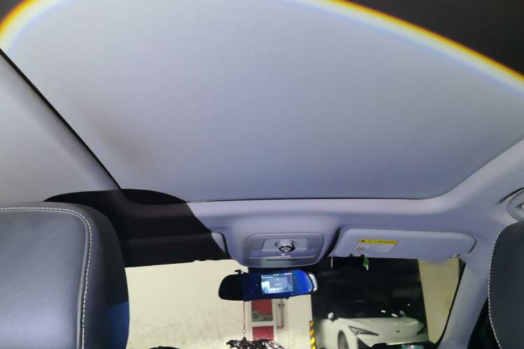 Used Roewe RX5 New Energy 2017 eRX5 50T Hybrid Connected Prestige Flagship Edition Headliner