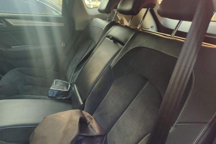 Used Roewe RX5 New Energy 2017 ERX5 EV400 Electric Internet Supreme Edition Interior 4