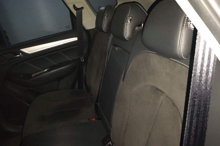 Used Roewe RX5 New Energy 2017 eRX5 50T Hybrid Connected Prestige Flagship Edition Left Rear Seat