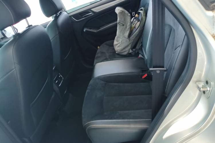 Used Roewe RX5 New Energy 2017 eRX5 50T Hybrid Connected Prestige Flagship Edition Left Rear Seat
