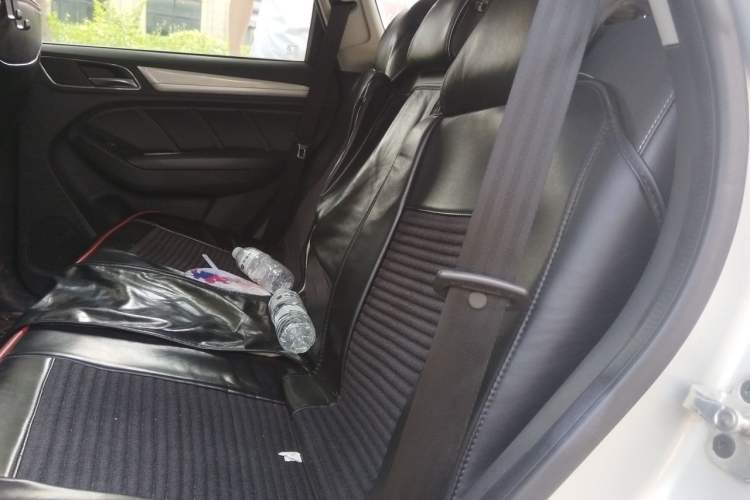 Used Roewe RX5 New Energy 2017 eRX5 50T Hybrid Connected Prestige Flagship Edition Left Rear Seat