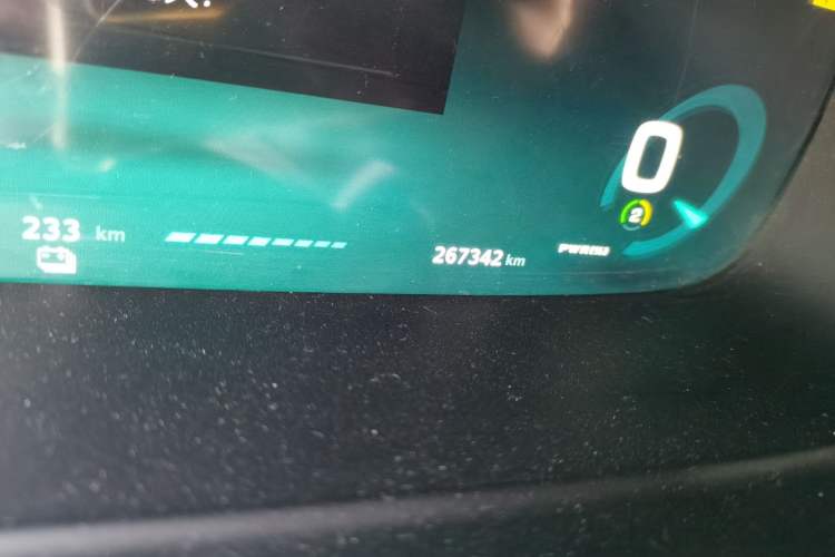 Used Roewe RX5 New Energy 2017 ERX5 EV400 Electric Internet Luxury Edition Odometer Close Up
