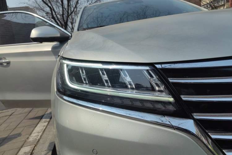 Used Roewe RX5 New Energy 2017 ERX5 EV400 Electric Internet Supreme Edition Right Front Headlight