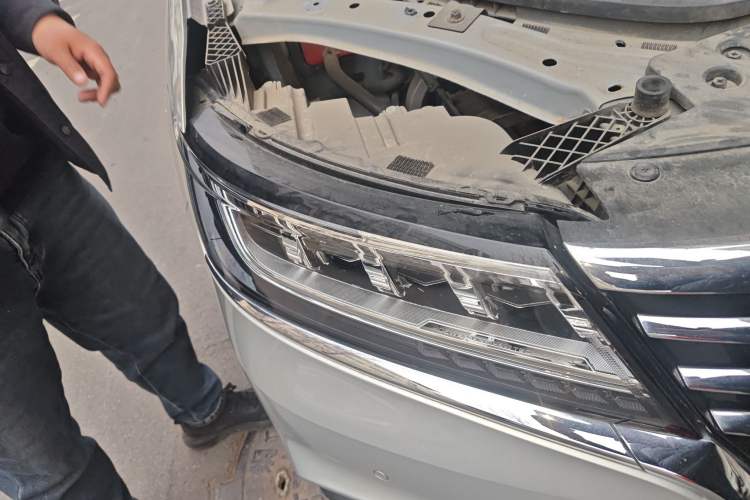 Used Roewe RX5 New Energy 2017 ERX5 EV400 Electric Internet Supreme Edition Right Front Headlight