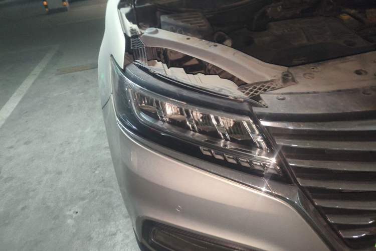 Used Roewe RX5 New Energy 2017 eRX5 50T Hybrid Connected Prestige Flagship Edition Right Front Headlight