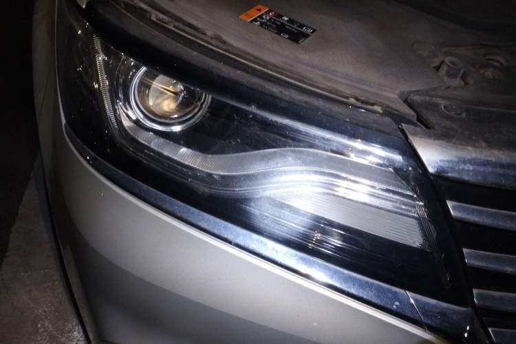 Used Roewe RX5 New Energy 2017 ERX5 EV400 Electric Internet Luxury Edition Right Front Headlight