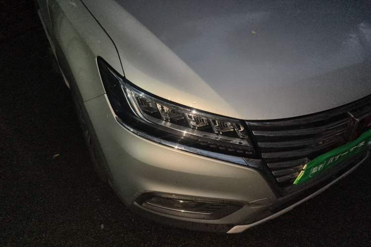 Used Roewe RX5 New Energy 2017 eRX5 50T Hybrid Connected Prestige Flagship Edition Right Front Headlight