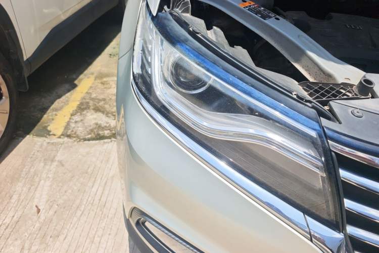 Used Roewe RX5 New Energy 2017 eRX5 50T Hybrid Connected Prestige Flagship Edition Right Front Headlight