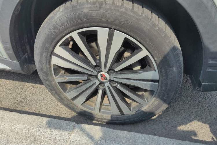 Used Roewe RX5 New Energy 2017 ERX5 EV400 Electric Internet Supreme Edition Right Front Wheel Hub